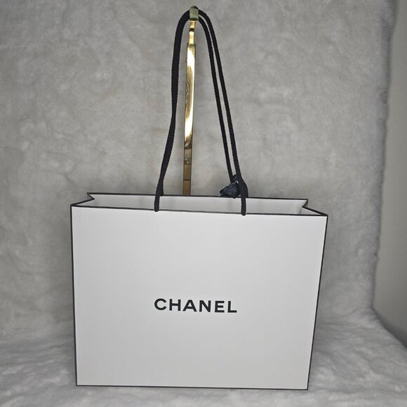 CHANEL Gift Bag L10"xH7.90"xW3" - Picture 2 of 4